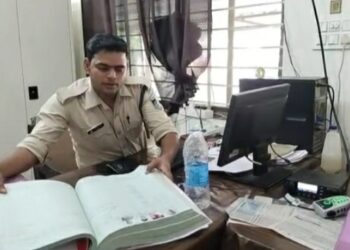 फेस बुक से हुआ प्यार पति को उतारा मोत के घाट