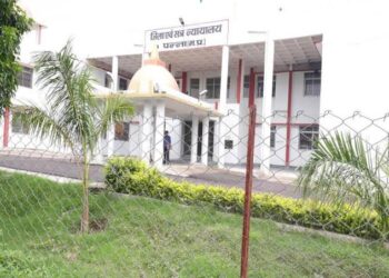 धारदार हथियार से हत्या करने वाले आरोपी को आजीवन कारावास एवं जुर्माना