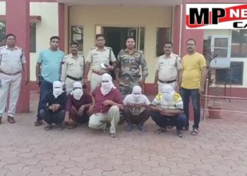 क्राइम शो की तर्ज पर चल रहे सेक्स रैकेट का पर्दाफाश, पति-पत्नी सहित 6 आरोपी गिरफ्तार