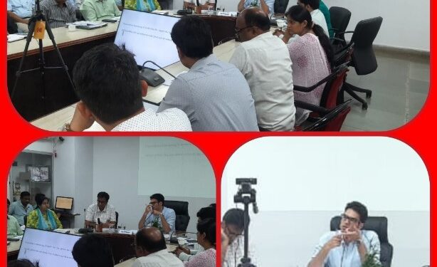 नोडल अधिकारी निर्वाचन आयोग के निर्देशों का पालन करते हुए अपने दायित्वों का निर्वाहन करें – जिला निर्वाचन अधिकारी अवि प्रसाद आगामी विधानसभा चुनाव 2023 के दृष्टिगत नोडल ऑफिसर्स की समीक्षा बैठक संपन्न