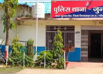 डूंगरिया पुलिस को मिली बड़ी सफलता,चोरी की मसरूका के साथ आरोपी गिरफ्तार..*  *डूंगरिया पुलिस चौकी क्षेत्र का मामला लगभग 60 हजार का माल बरामद