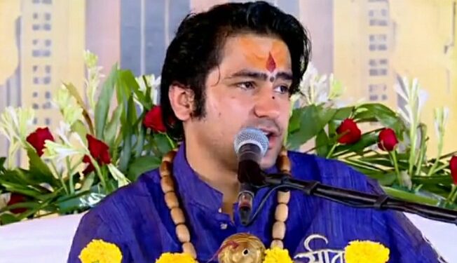 बागेश्वर धाम के धीरेंद्र शास्त्री ने बरेली आने का किया ऐलान।बरेली के अनस अंसारी ने दी थी धीरेंद्र शास्त्री को जान से मारने की धमकी। अंसारी को पुलिस कर चुकी है गिरफ्तार।