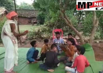 विदिशा आस्था या अंधविश्वास…..लटेरी के धरगा गांव में जमीन से प्रकट होगी हनुमान जी की मूर्ति, गांव में ओंकारेश्वर से आए एक बाबा का दावा