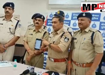अब नो पार्किंग में वाहन खड़ा करने पर होगी तत्काल कार्यवाही, यातायात संबंधित समस्या होने पर इस नंबर_7587602055 पर वॉट्सएप के जरिए फोटो के साथ लोकेशन शेयर करें