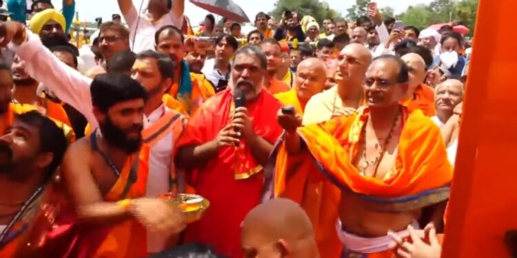 मुख्यमंत्री शिवराज सिंह चौहान ने आदि शंकराचार्य जी की ज्ञान भूमि ओम्कारेश्वर में 108 फीट ऊंची भव्य और दिव्य प्रतिमा ‘एकात्मता की मूर्ति’ का अनावरण एवं “अद्वैत लोक” का शिलान्यास किया