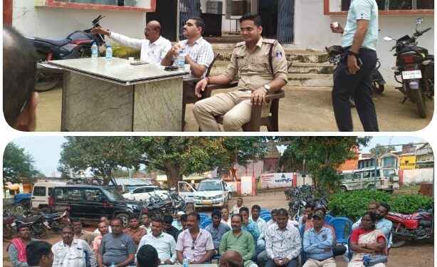 पंडालों और जुलूस में बजाए भक्ति गाने,फिल्मी गाने बजे तो होगी कार्रवाई उमरियापान थाना प्रांगण में हुई शांति समिति की बैठक,नायब तहसीलदार और थाना प्रभारी ने दिए आवश्यक निर्देश