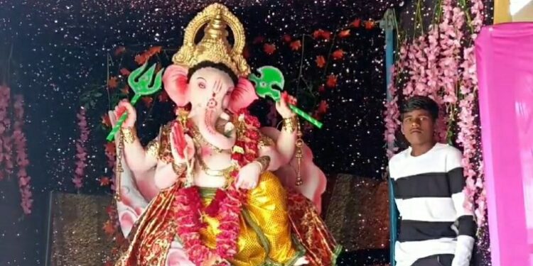 घर-घर विराजेमान गजानंद,,,,, हुई भव्य महाआरती,,,,