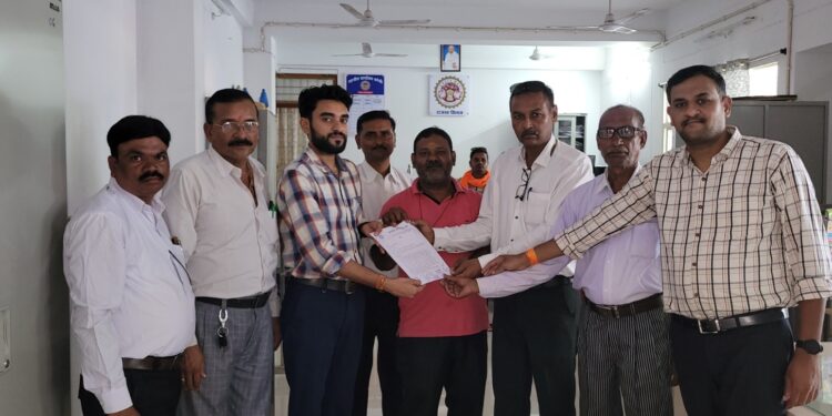 अधिवक्ता संघ करेली ने सौंपा ज्ञापन एडवोकेट प्रोटेक्शन एक्ट बनाने की मांग