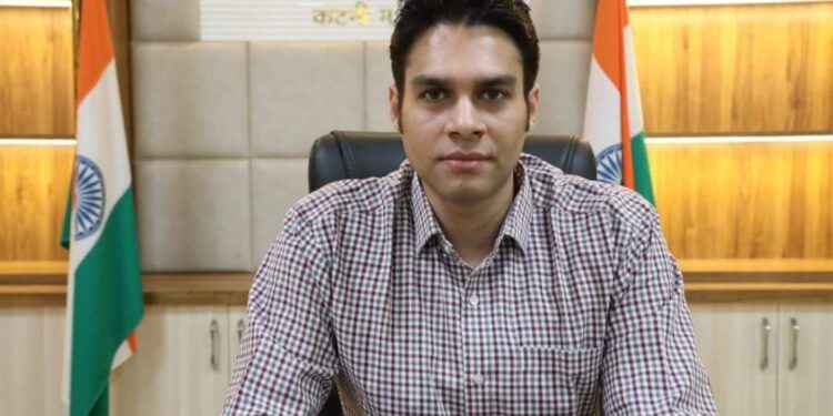किसान को मिला उपज का बकाया भुगतान तो श्रमिकों को मिली मजदूरी शिकायत मिलते ही कलेक्टर ने कराया तत्काल निदान