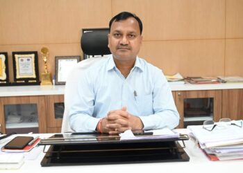 21 अनुपस्थितों को शोकाज नोटिस जारी