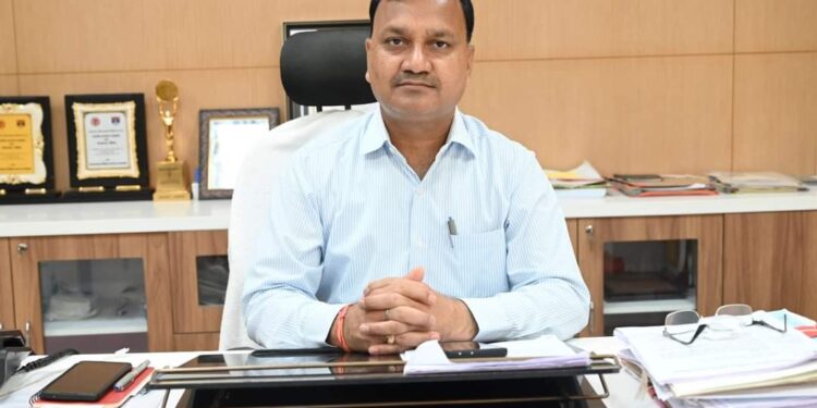 21 अनुपस्थितों को शोकाज नोटिस जारी