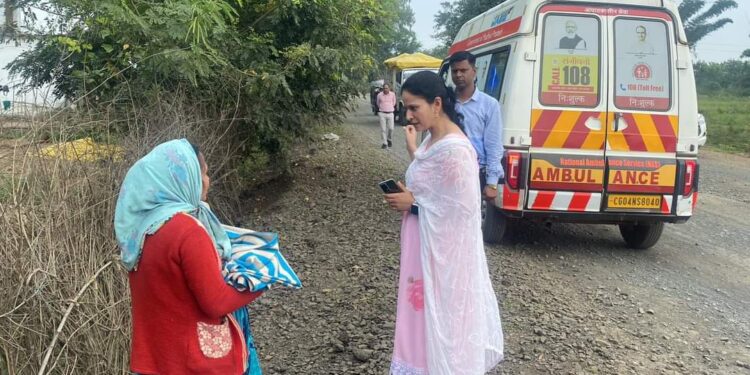 प्रसूता के घर पहुंच कलेक्टर ने लिया स्वास्थ्य सुविधाओं का फीडबैक