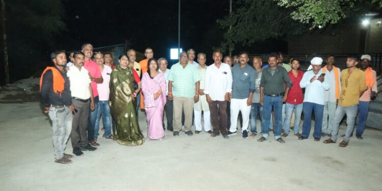 *रपटा सन्यासी महाराज मंदिर हाईमास्क लाईट से जगमगाया* *महापौर श्रीमति प्रीति संजीव सूरी ने पूर्व एल्डरमैन जगदीश परौहा से कराया उदघाटन*