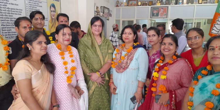 शिक्षक पदाधिकारी का किया स्वागत एवं सम्मान