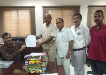 सहकारी सोसाइटियों को प्रोत्साहन राशि और कमीशन की राशि तत्काल मुहैया कराए मार्कफेड (शशिकांत द्विवेदी)