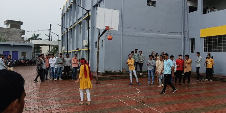 एस.डी.ए.एम. महाविद्यालय में मटकी फोड़ प्रतियोगिता का हुआ आयोजन