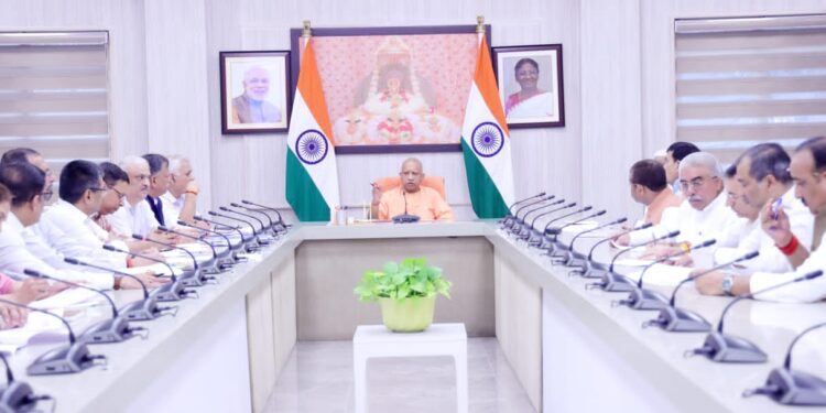 दीपावली से पहले प्रदेश की सड़कों को गड्ढामुक्त बनाने के लिए विशेष अभियान चलाने के लिए मुख्यमंत्री का निर्देश ।