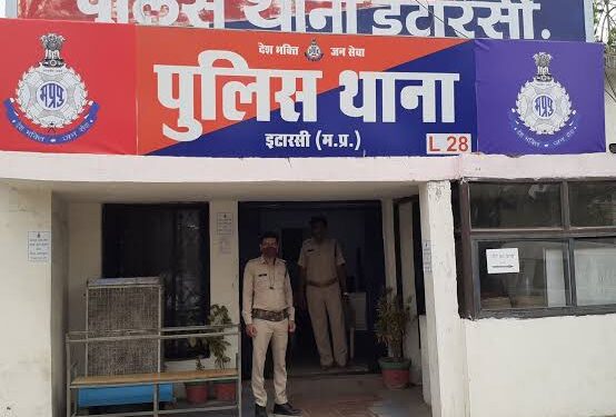 टीआई गौरव बुदेला के नेतृत्व में मोटर सायकल चोर को सिटी पुलिस ने 6 घण्टे में किया गिरफ्तार,टीआई ने शहर में अपराधों को रोकने रात्रि गश्त को बढ़ाया,स्वयं कर रहे मोबाइल से देर रात्रि गश्त