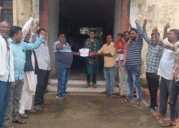 रहटगांव मुख्यमंत्री के नाम तहसीलदार महोदया को दिया ज्ञापन