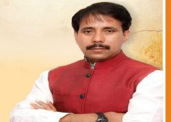 प्रदेश के श्रम एवं सेवायोजन मंत्री श्री अनिल राजभर जनपद अयोध्या और बस्ती के भ्रमण पर।