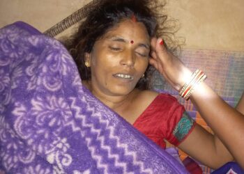 *सर्फ काटने से 45 वर्ष की महिला के हुआ मौत*  *परिवार में मचा को कोहराम* शिकारगंज क्षेत्र — नेवाजगंज ग्राम सभा में घास काटने गई महिला को सर्फ काटने से हुआ मौत