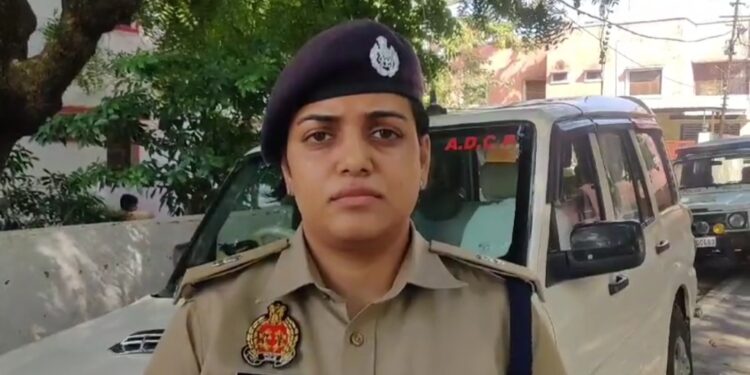 सोशल मीडिया के माध्यम से एक ऑडियो संज्ञान में आया जिसको तुरन्त संज्ञान में लेकर उपनिरीक्षक निलंबित कर दिया गया