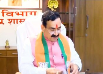 प्रदेश में पटवारियोंको अब प्रति माह ₹3000 एग्री स्टेट सर्वे भत्ता मिलेगा। कैबिनेट ने इस संबंध में प्रस्ताव को मंजूरी दे दी है।