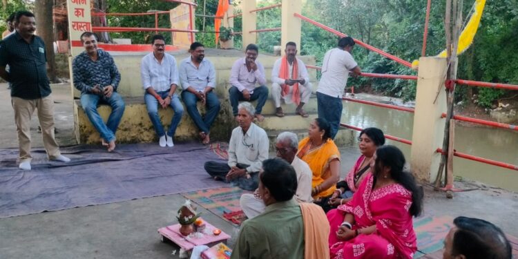 30 लाख की लागत से होगा अंबेडकर वार्ड में सीसी रोड-नाली निर्माण  महापौर श्रीमति प्रीति संजीव सूरी ने किया भूमि पूजन