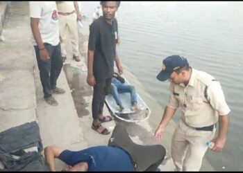 *टीकमगढ़ शहर के वृंदावन तालाब में मिला एक व्यक्ति का शव*