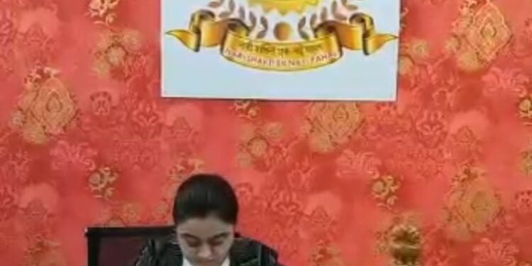 स्कूल मामले में आया नया मोड़ छात्राओं ने नारी शक्ति एक नई पहल संस्था से बातचीत में बताया प्रिंसिपल पर कठोर कार्रवाई होनी चाहिए