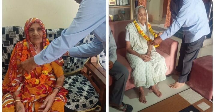 वृद्ध जन दिवस पर स्वर्णकार युवा क्रान्ति मंच के प्रदेश मीडिया प्रभारी ने वृद्ध जनों का सम्मान किया