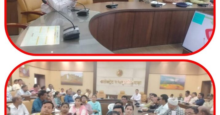 अतिरिक्त कलेक्टर एवं उप जिला निर्वाचन अधिकारी श्री के.सी.बोपचे की उपस्थिति में आज कलेक्ट्रेट सभाकक्ष में पोस्टल बैलेट ईटीपीबीएस प्रशिक्षण आयोजित किया