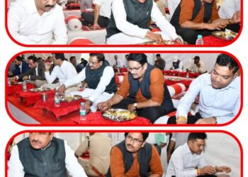 उद्योगपतियों को बुंदेली व्यंजन के साथ किया गया स्वागत उद्योगपतियों को खूब भाया बुंदेली व्यंजन