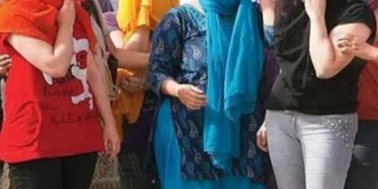 कौन दे रहा स्पा में देह व्यापार को संरक्षण, कर्मचारियों की जानकारी देने से बच रहे स्पा सेंटर, स्पा की आड़ में धड़ल्ले से देह व्यापार?,