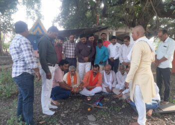 रहटगांव…ग्राम पंचायत रहटगांव राजेश तवर के घर के पास खेड़ापति माता मंदिर प्रांगण के नजदीक सार्वजनिक उद्यान निर्माण कार्य
