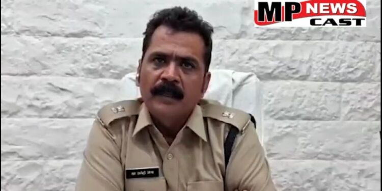 इंदौर स्कूल से घर छोड़ने वाले वैन ड्राइवर ने 4 साल की मासूम को बनाया हवस का शिकार, आरोपी गिरफ्तार।