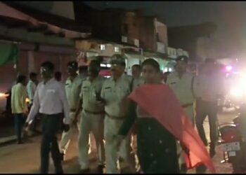 आदर्श आचार संहिता लागू होते ही पुलिस ने निकाला फ्लैग मार्च,,,,