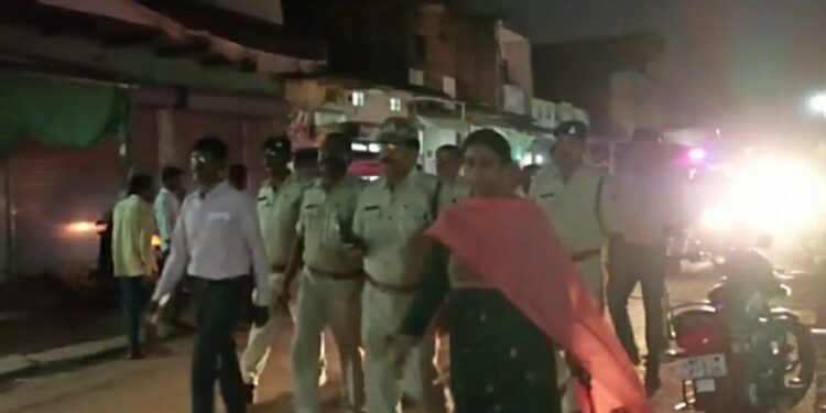 आदर्श आचार संहिता लागू होते ही पुलिस ने निकाला फ्लैग मार्च,,,,