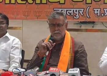आईऐ सुनते   INDIA गठबंधन के अलग-अलग चुनाव लड़ने पर प्रहलाद पटेल का तंज,