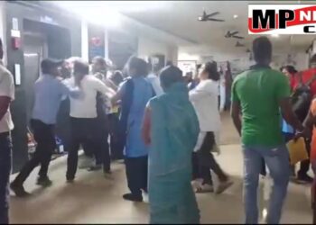 अस्पताल में मानसिक रूप से पीड़ित मरीज के दोनों हाथ बांधकर गार्डों ने पीटा, हॉस्पिटल स्टाफ ने बचाव करने आईं बहनों और परिजनों के साथ भी की मारपीट