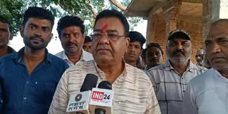 कांग्रेस से पवई विधानसभा से प्रत्याशी बनाए जाने के बाद मुकेश नायक ने आज कांग्रेस की मंडल सेक्टर एवं बी एल ओ की सुनवानी कला में मीटिंग ली