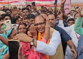 बहनें हक से अपने भाई पर अधिकार जता सकती हैं…  उन्हें पता है कि भाई उनकी हर बात सुनेगा।