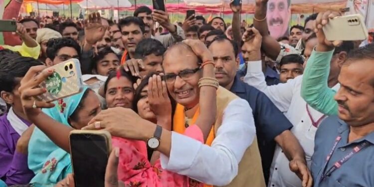 बहनें हक से अपने भाई पर अधिकार जता सकती हैं…  उन्हें पता है कि भाई उनकी हर बात सुनेगा।