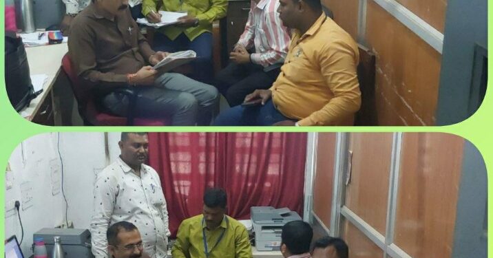 कलेक्टर कार्यालय के प्रतिलिपि शाखा में 1700 रुपए की रिश्वत लेते हुए धाराएं बाबू*  *लगातार शहरों में लोकायुक्त के मामले बढ़ते जा रहे हैं*