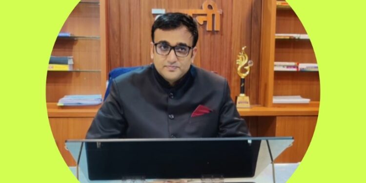 *सीएम हेल्पलाइन की शिकायतों के निराकरण में प्रदेश स्तरीय ग्रेडिंग में जिला पंचायत कटनी “ए” ग्रेड के साथ प्रथम स्थान अर्जित कर अब्बल नंबर पर* *सीईओ श्री गेमावत ने अधिकारी कर्मचारियों की प्रशंसा कर दी बधाई और शुभकामनाएं*