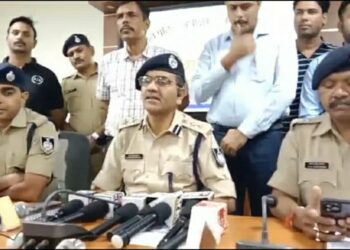 पुलिस ने वर्ष 2016 में नोटबंदी के दौरान बंद हुए हजार एवं पांच सौ के पुराने नोटों का जखीरा किया बरामद।