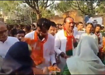 कन्या पूजन के नाम पर महिलाओं को पैसा बाँटना भारी पड़ा, अशोकनगर के बीजेपी विधायक सहित तीन लोगों पर चुनाव आयोग ने मामला दर्ज किया 