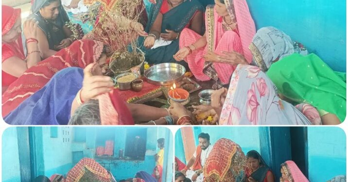 शरद पूर्णिमा पर व्रतधारी महिलाओं ने सामूहिक रूप से किया पूजन,लड्डुओं का लगाया भोग