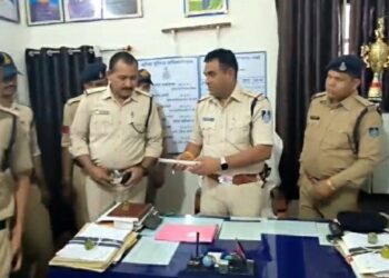 देसी कट्टा व दो जिंदा कारतूस के साथ एक युवक को पवई पुलिस ने किया गिरफ्तार …. लगातार पुलिस द्वारा की जा रही है असमाजक तत्वों पर कार्यवाहिया…