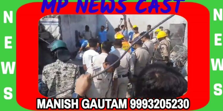 दमोह जिले में अवैध पटाखा फैक्ट्री में विस्फोट से तीन की मौत,दस घायल,फैक्ट्री मालिक की भी गई जान